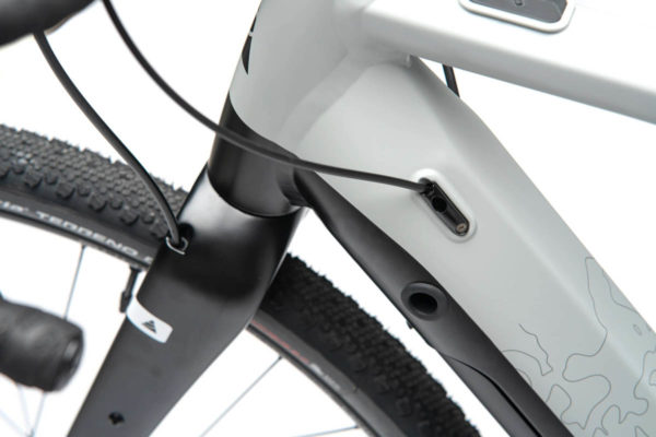 Intern verlegte Kabel am E-Bike Cairn E-Adventure 1.0 700C 2021 für Gravel