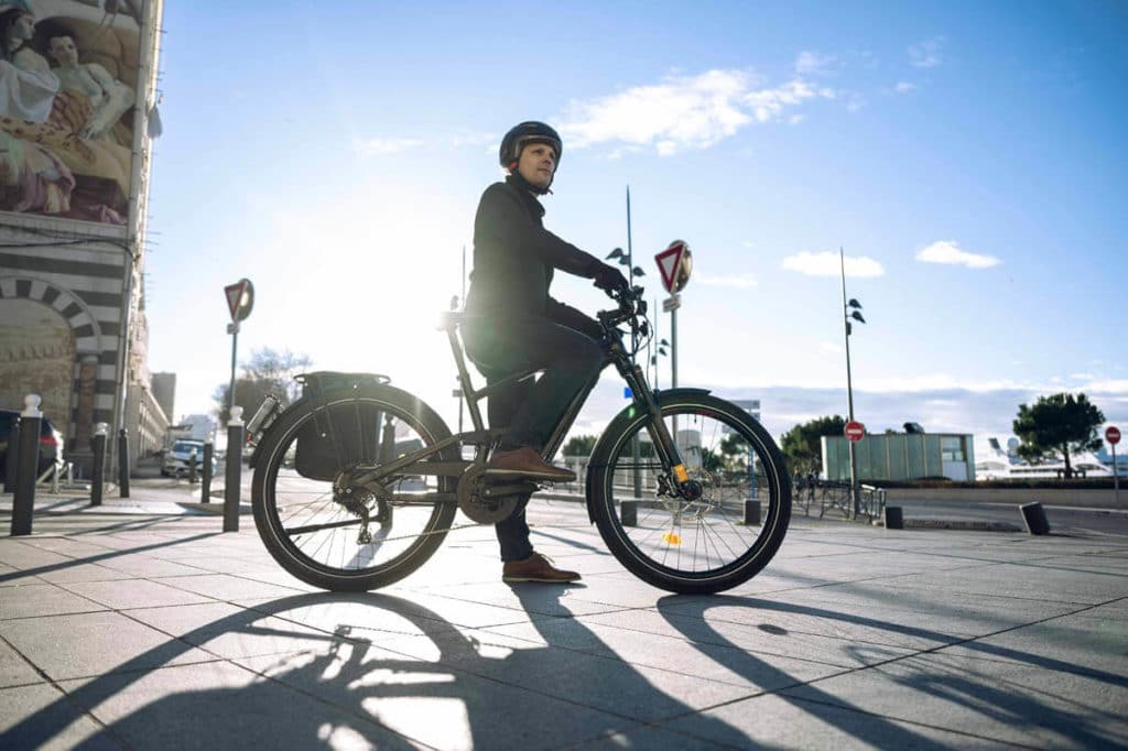 Zum Pendeln zur Arbeit: E-Bike Moustache Friday 27 FS Speed