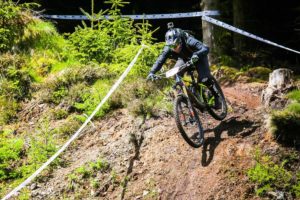 Lorraine Truong bei einem Rennen der Enduro World Series