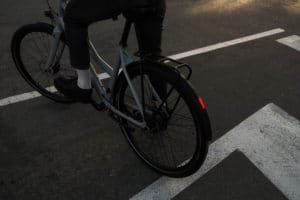 Im Schutzblech integriertes Rücklicht am E-Bike Juna von Ampler