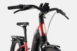 Frontleuchte und separates Tagfahrlicht am E-Bike Cannondale Mavaro Neo