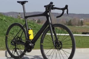 E-Rennrad von BMC mit dem Prototypen des E-Bike-Antriebs Mavic X-Tend