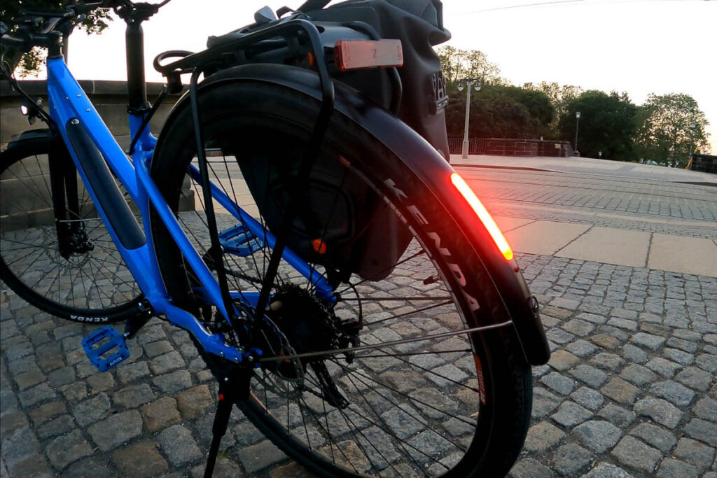 Schutzblech Curana Clite mit integriertem Rücklicht am E-Bike Ridetronic