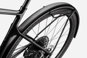 Schutzbleche mit Gepäckträger am E-Bike Cannondale Tesoro Neo Carbon