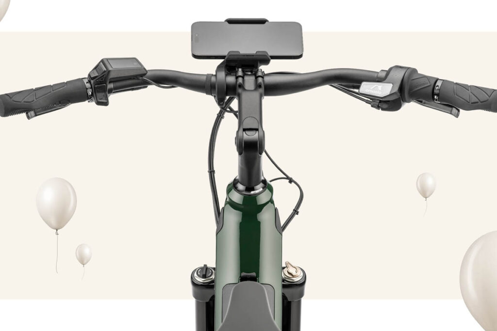 Cockpit des E-Bike Moustache Mardi 27.6 mit Bosch SmartphoneGrip