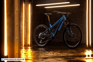 Design & Innovation Award 2024 für das E-Bike Pivot Shuttle AM