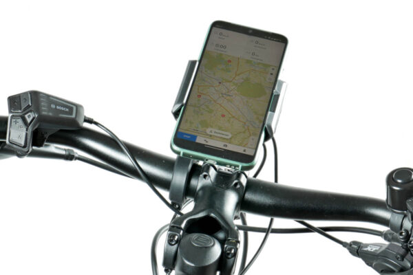 Smartphone auf einem Bosch SmartphoneGrip mit EBIKE24 Vertikal-Adapter