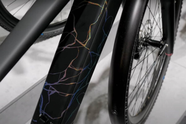 Gestalterisches Detail am Unterrohr des E-Bikes Bergamont Helix