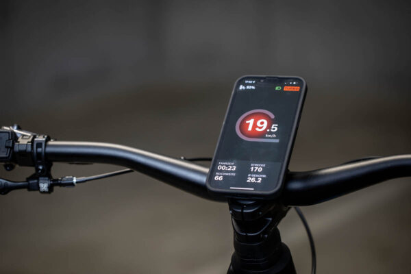 Smartphone am E-Bike Flyer Uproc Evo:X für die Saison 2025