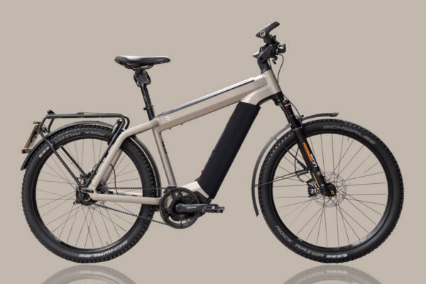 E-Bike von Riese & Müller mit Neopren-Schutzhülle für Intube-Akku